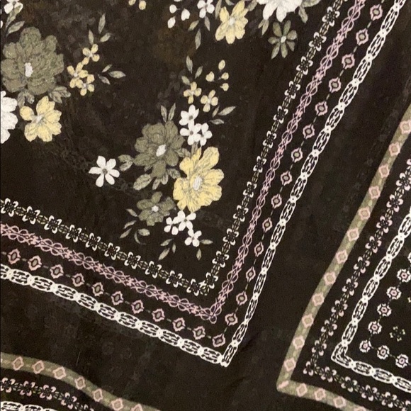 Semi-sheer Kimono - Picture 2 of 3